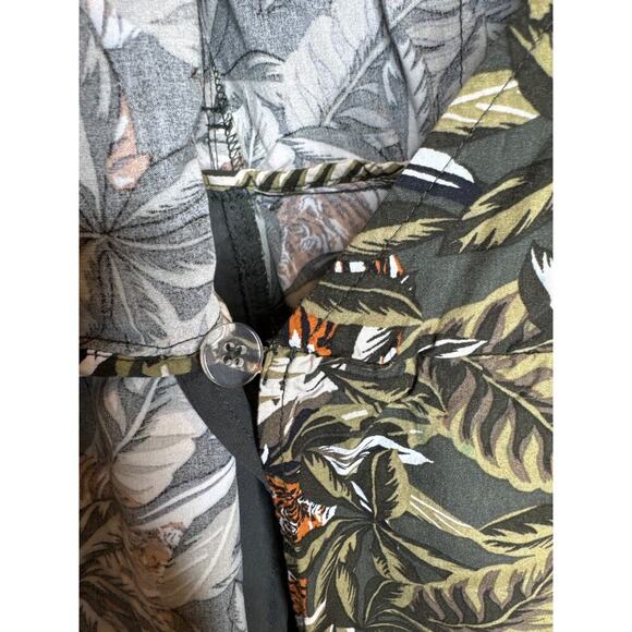 Banana Republic Wrap Dress Women’s Size 2 Jungle Print Hidden Tigers - Picture 5 of 8